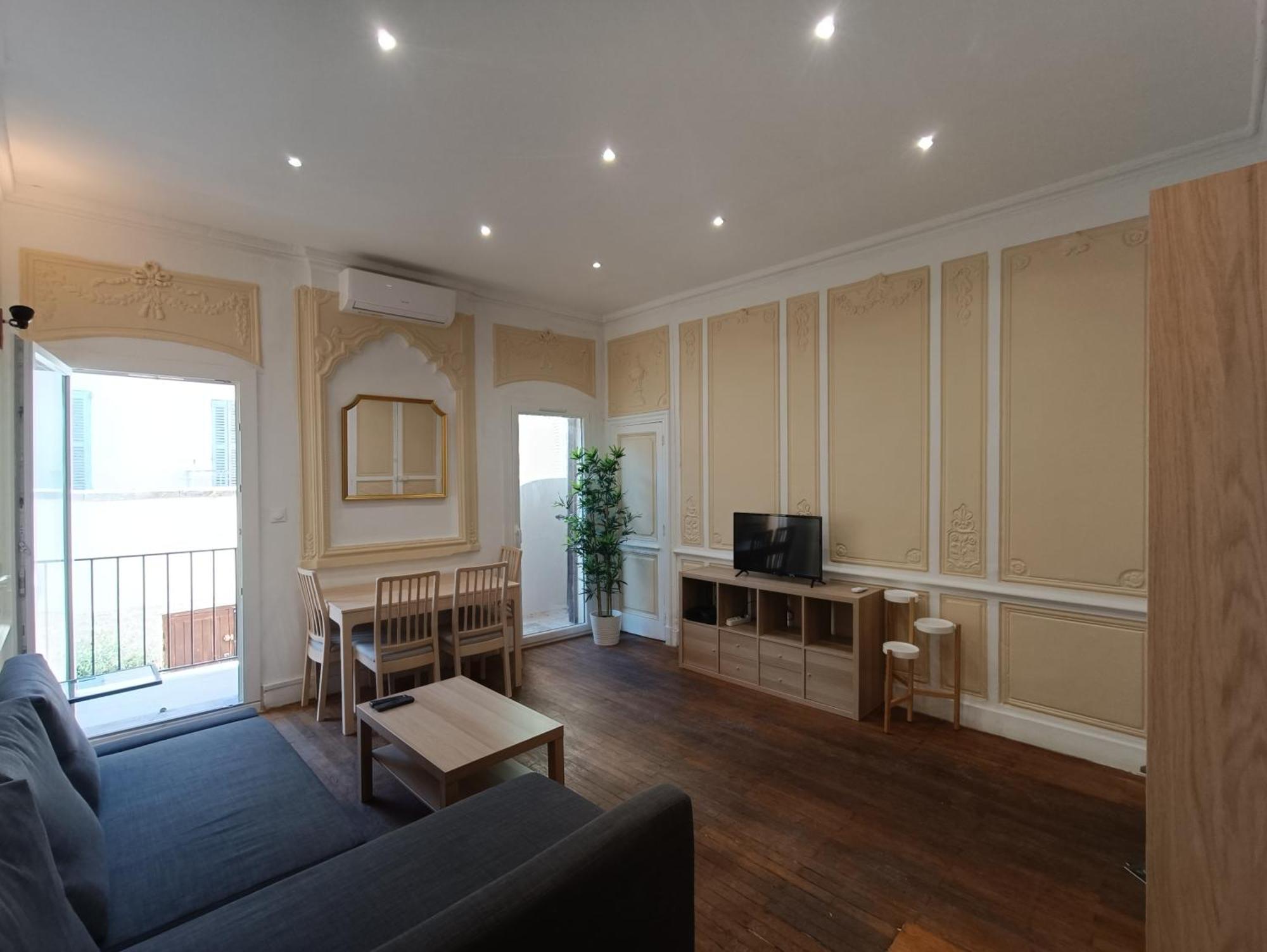 Appartements Et Studio Renoves En 2022, Intra Muros Авиньон Екстериор снимка